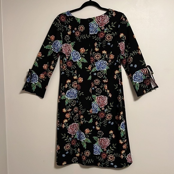 Beautiful Dress, Size 8 - Picture 2 of 10